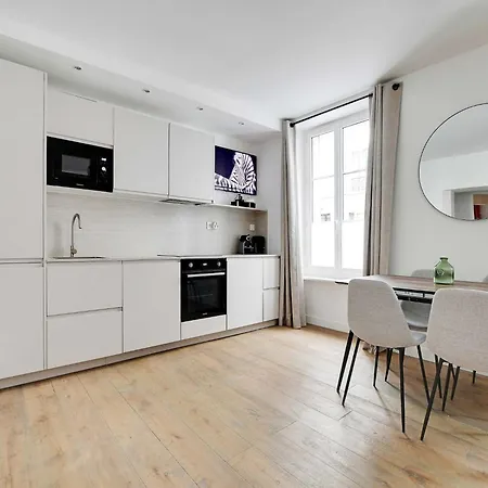 Modern - 2bd 6p - Batignolles Apartment Paris