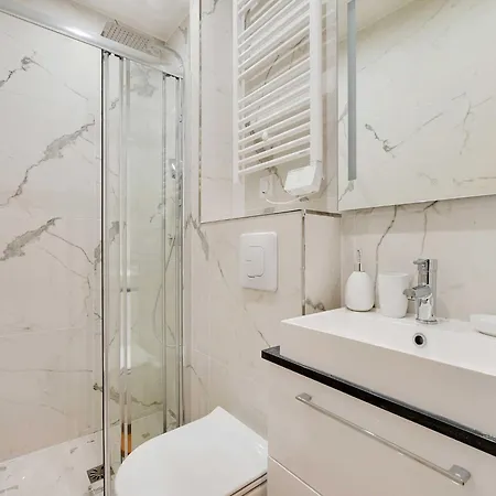 Modern - 2bd 6p - Batignolles *