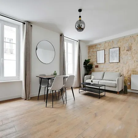 Modern - 2bd 6p - Batignolles Apartment